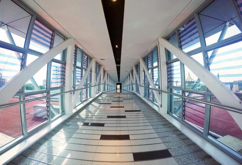 בית מלון כפרי Astana Wing  Riverside Majestic