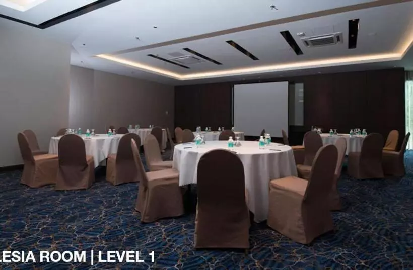 ホテル Astana Wing  Riverside Majestic