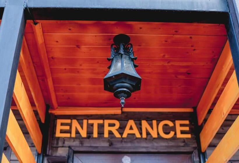 Wooden Hotel Kazbegi