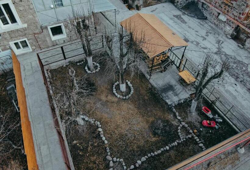 Wooden Hotel Kazbegi