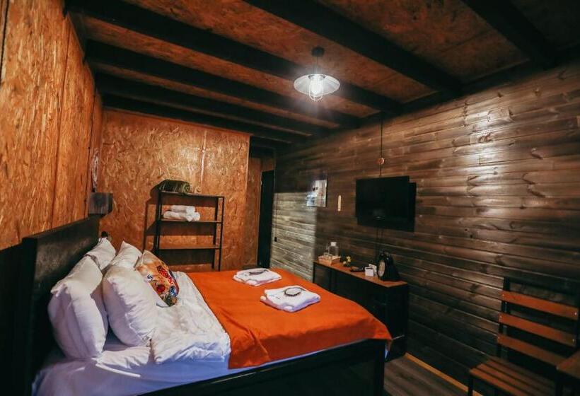 Wooden Hotel Kazbegi