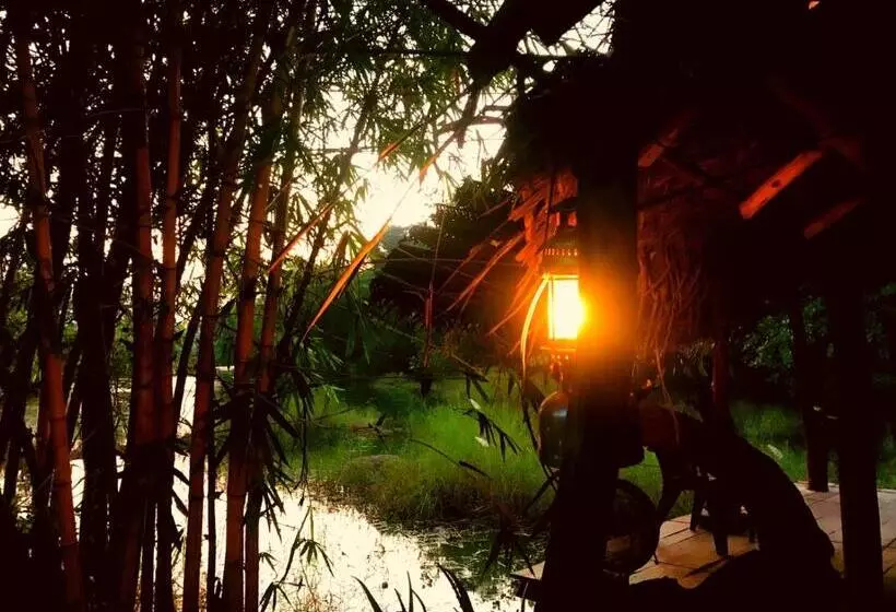 هاستل Aliya Riverside & Safari Resort