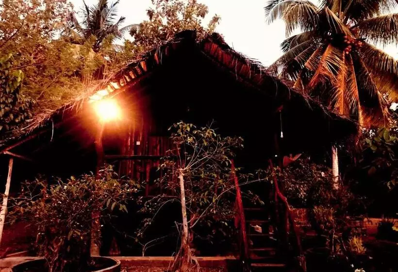 هاستل Aliya Riverside & Safari Resort