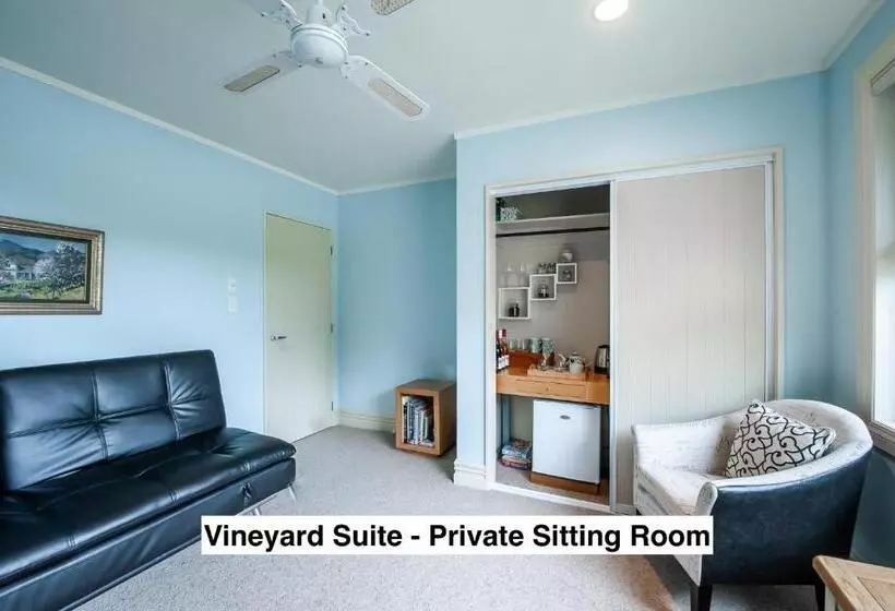 Aamiaismajoitus (B&B) Grey Ridge Vineyard Experience