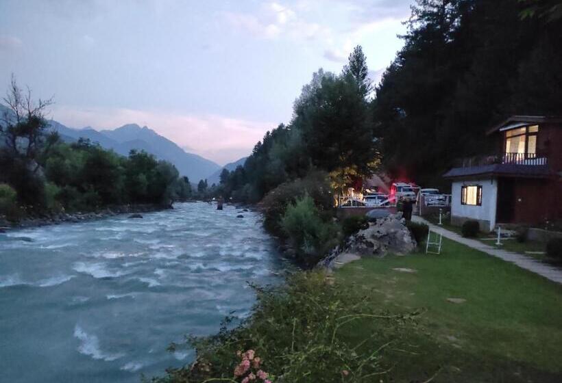 בית מלון כפרי White House