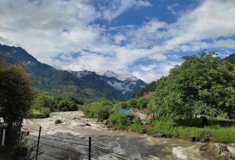 בית מלון כפרי White House