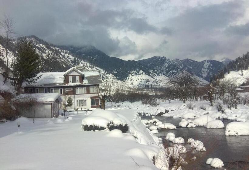 בית מלון כפרי White House