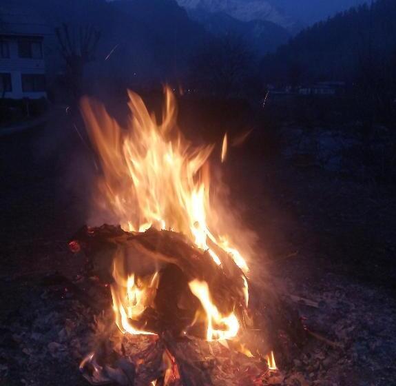 בית מלון כפרי White House