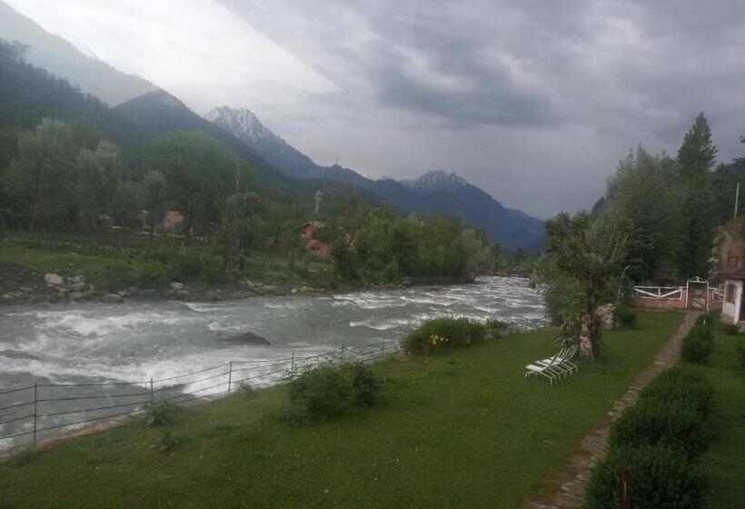 בית מלון כפרי White House