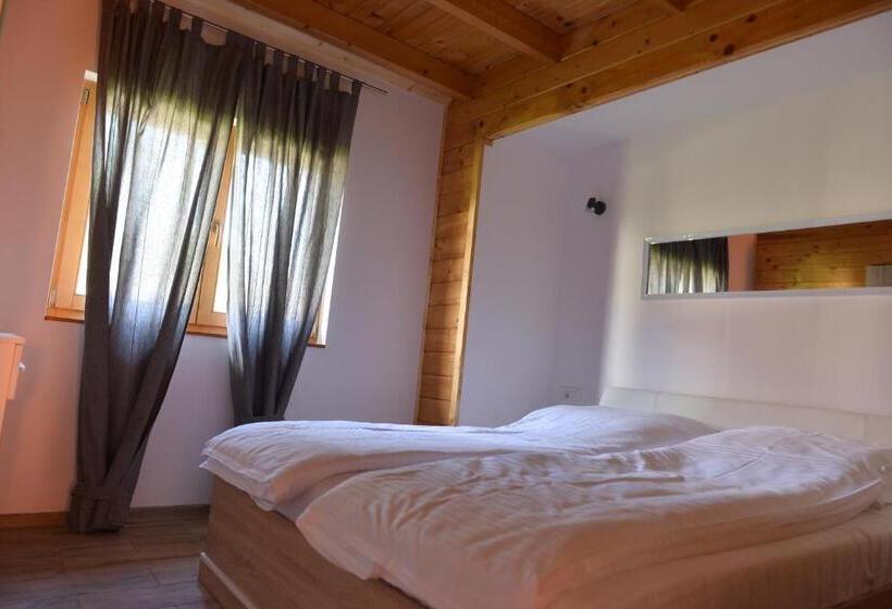 پانسیون Casa Green Garden