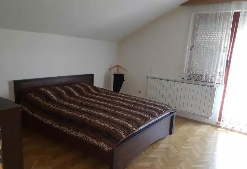 پانسیون Guest House Dinka