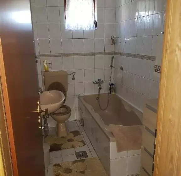 پانسیون Guest House Dinka