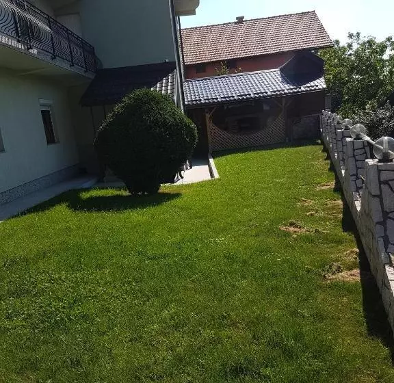 پانسیون Guest House Dinka