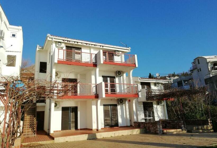 پانسیون Guesthouse Obala