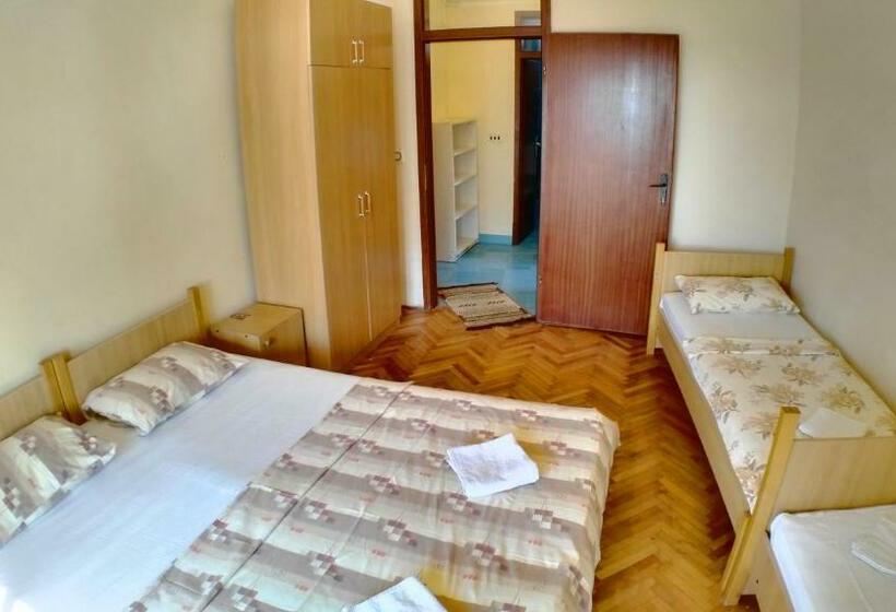 پانسیون Guesthouse Obala