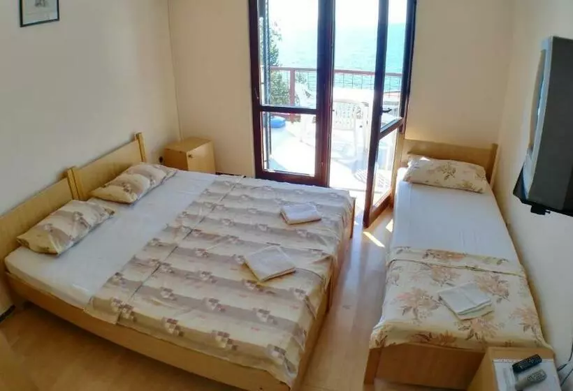 پانسیون Guesthouse Obala