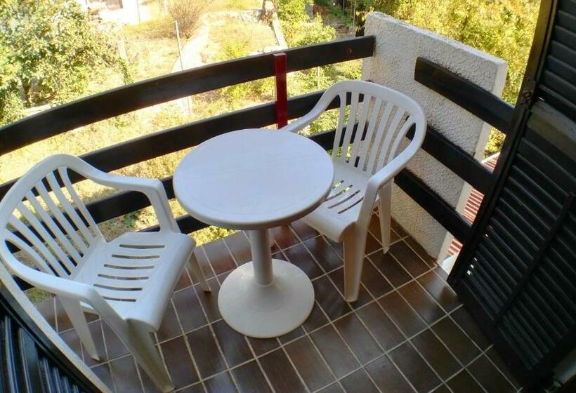 پانسیون Guesthouse Obala