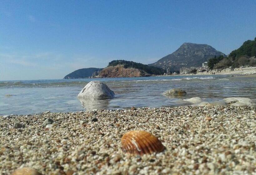 پانسیون Guesthouse Obala