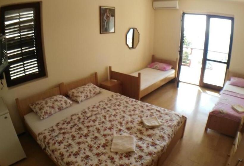 پانسیون Guesthouse Obala