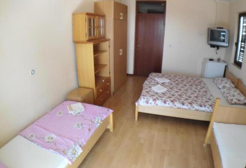 پانسیون Guesthouse Obala