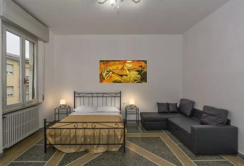 پانسیون Near It All