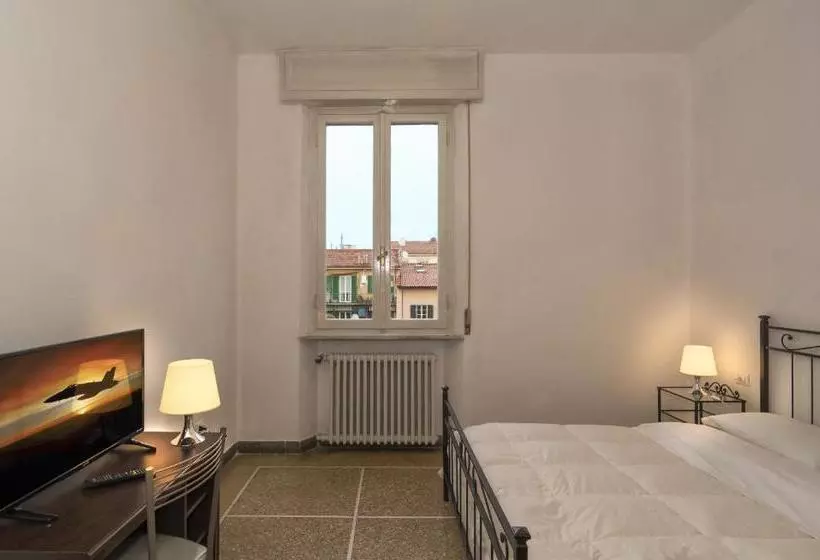 پانسیون Near It All