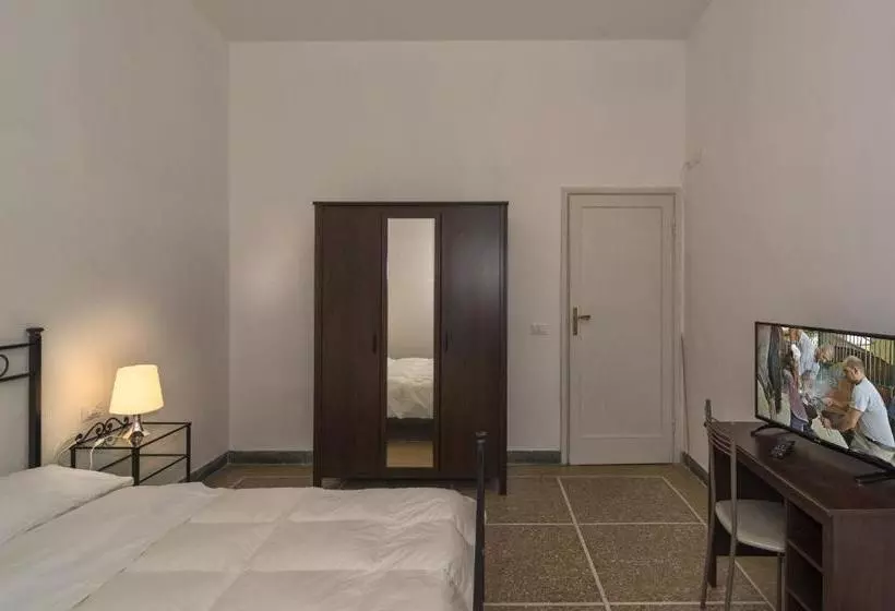 پانسیون Near It All