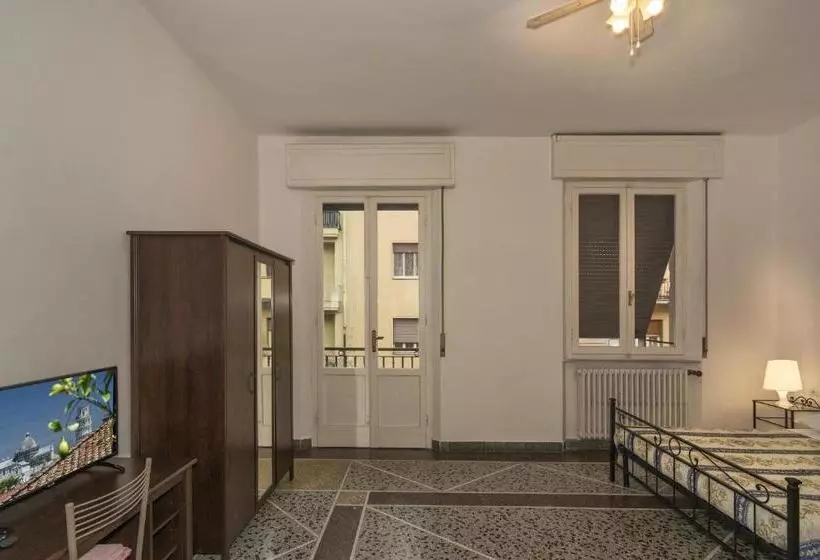 پانسیون Near It All