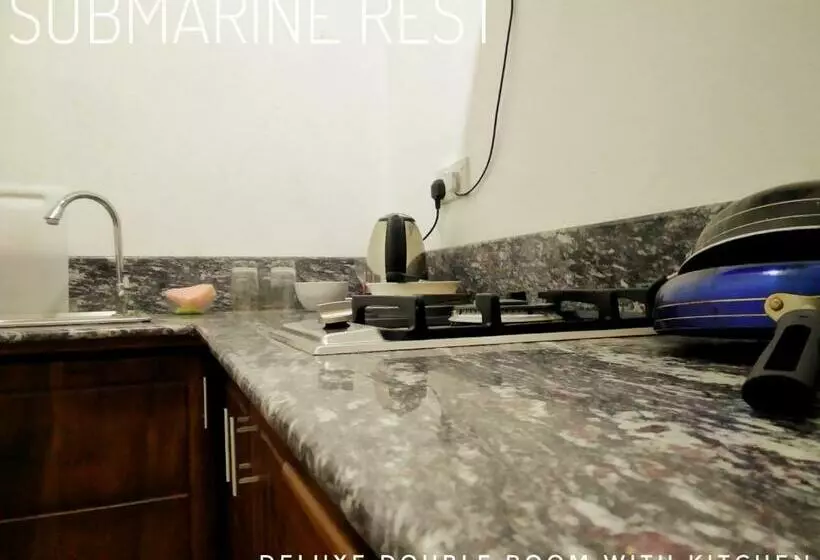 ペンション Submarine Rest