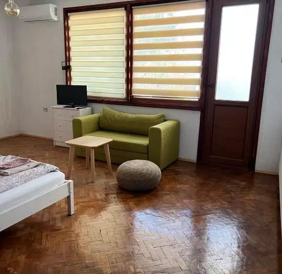 پانسیون White Guest House 2