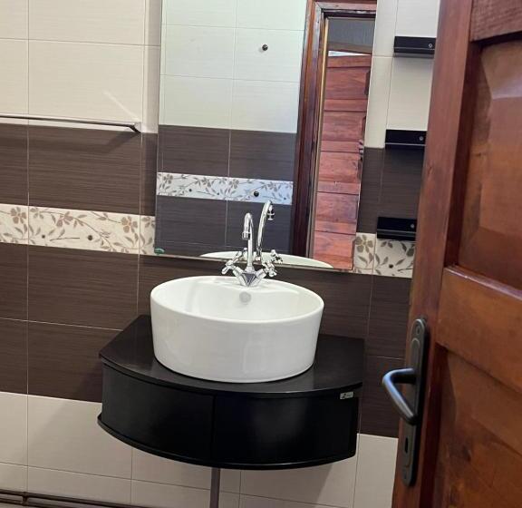 פנסיון White Guest House 2