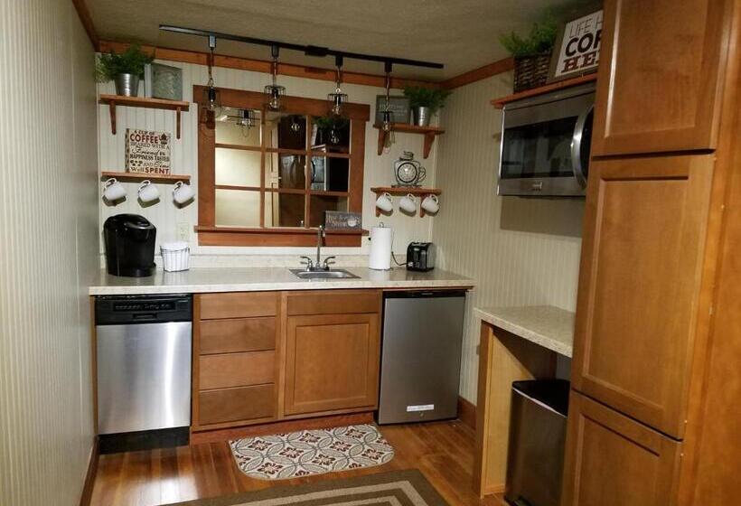 فندق صغير Hocking Hills Inn