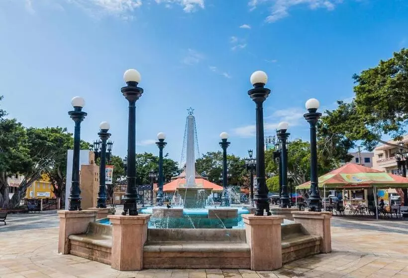 هتل Discovery Inn & Suites At 681 Ocean Drive