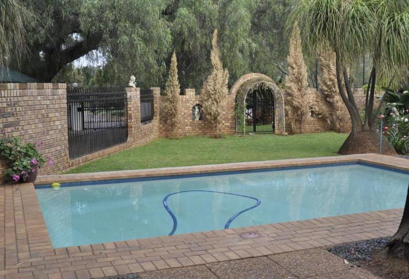 Pensió A Knights Rest Guesthouse