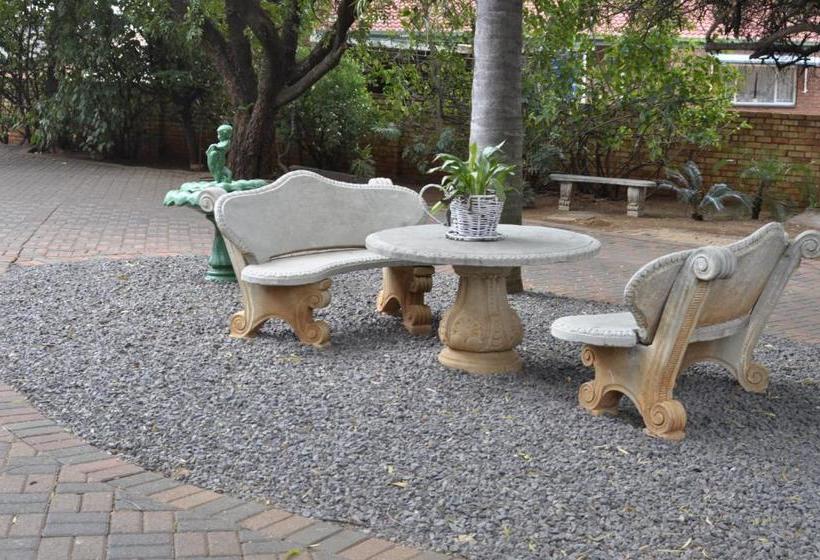 Pensió A Knights Rest Guesthouse