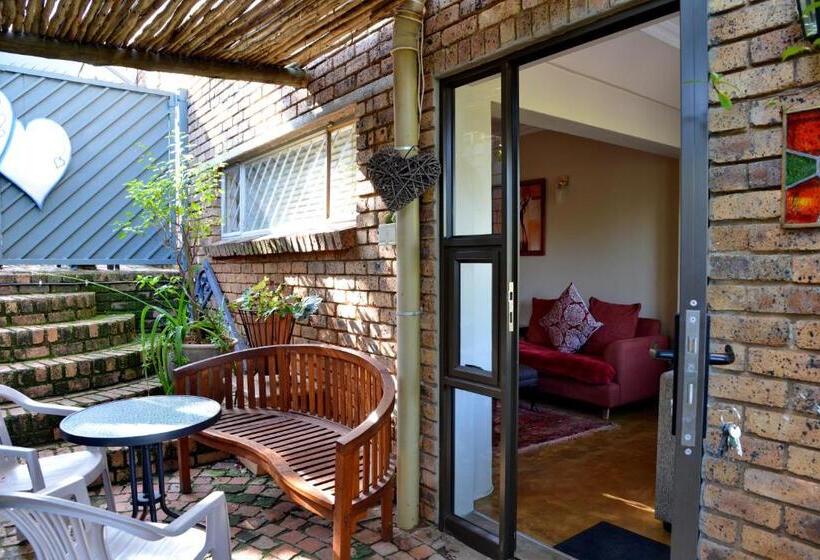 膳宿费 Annie's Boutique Guesthouse And Garden Spa