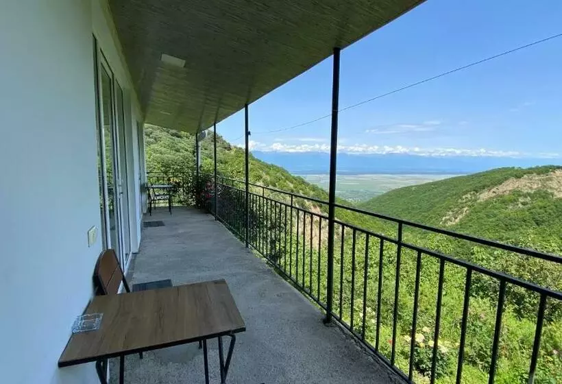 پانسیون Lia's Guest House