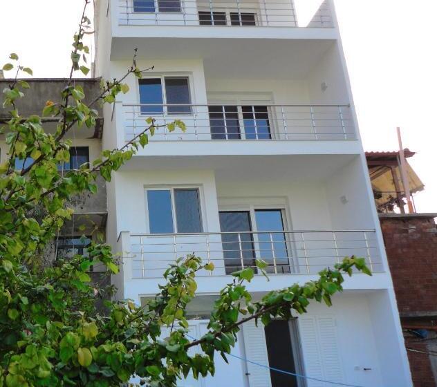 پانسیون Spiro Guest House