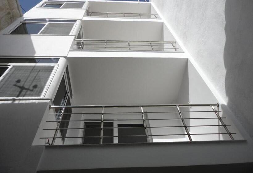 پانسیون Spiro Guest House