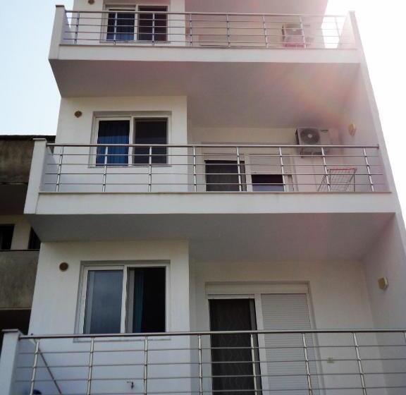 پانسیون Spiro Guest House