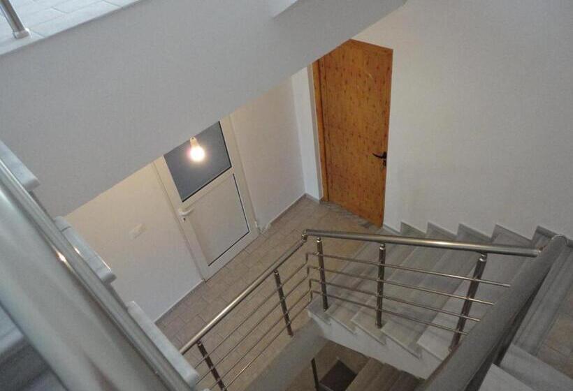 پانسیون Spiro Guest House