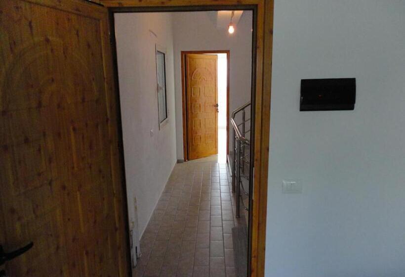 پانسیون Spiro Guest House