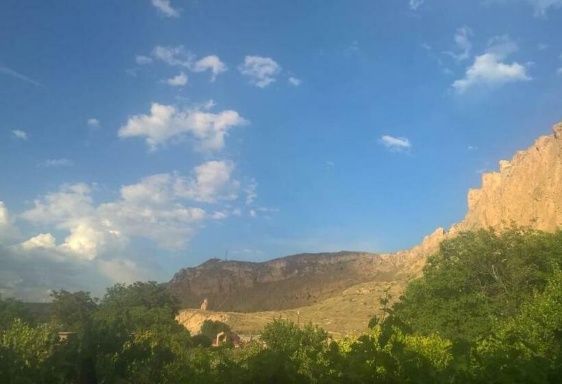 پانسیون Areni House B&b