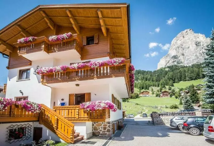 ペンション Garni Edera