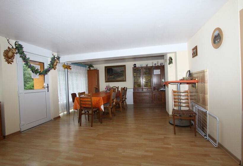 Pensió Gästehaus Alexanna