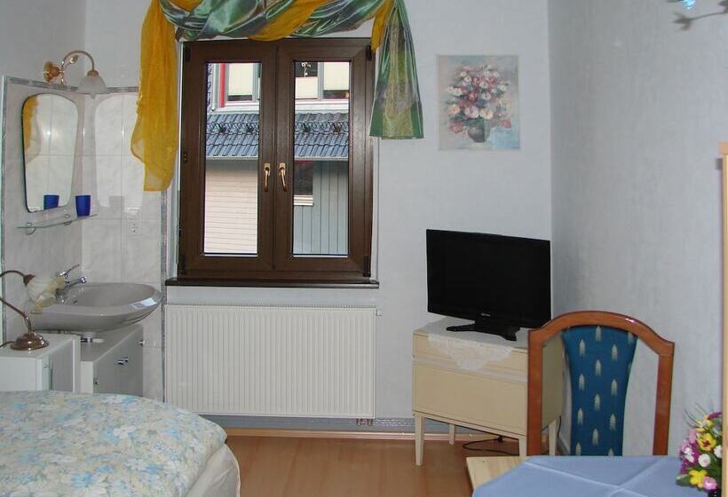 Pensió Gästehaus Alexanna