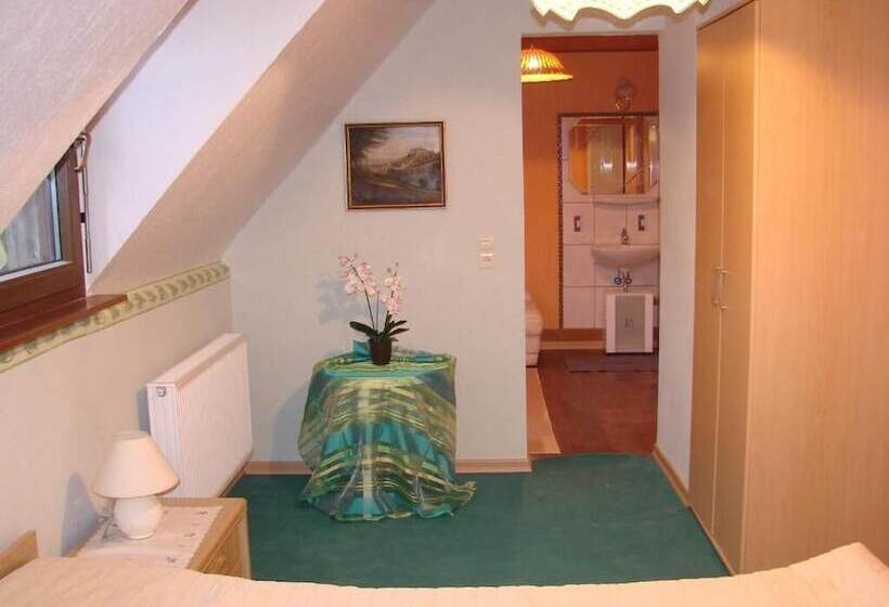 Pensió Gästehaus Alexanna