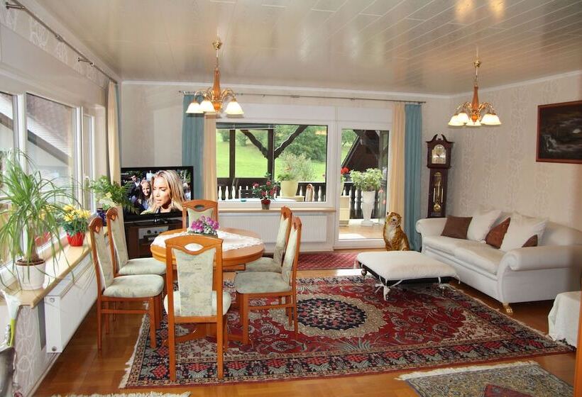 Pensió Gästehaus Alexanna