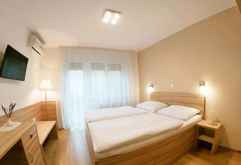 پانسیون Guest House Stara Lipa Tašner Self Check In Free Kitchen Parking Garage