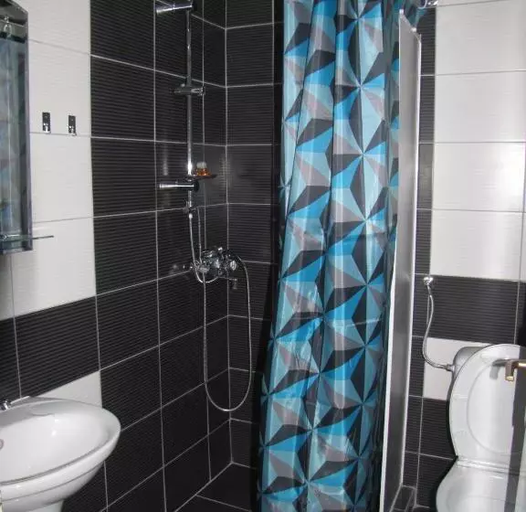 پانسیون The House Apartments & Guest Rooms